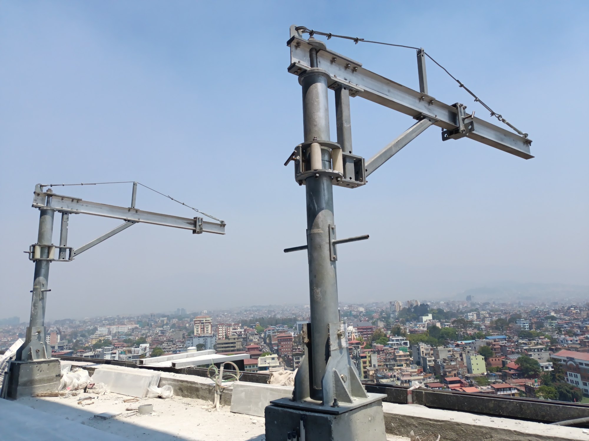 Davit and Socket Systems: Flexible High-Rise Façade Maintenance